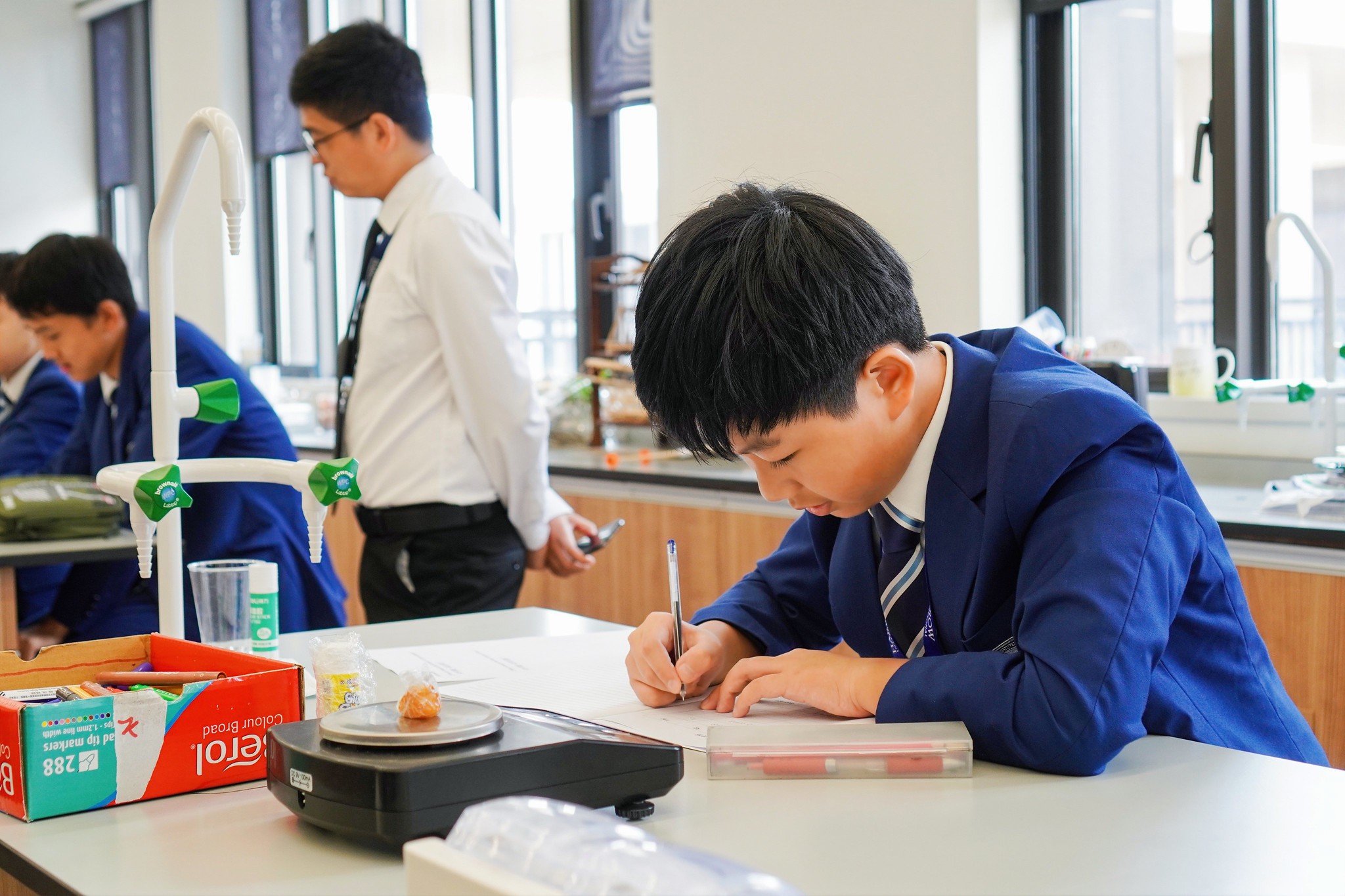 义务教育课程设置 CE-C009